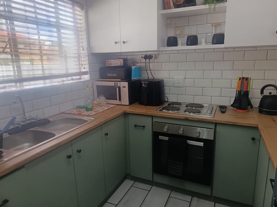 3 Bedroom Property for Sale in Roylglen Gardens Northern Cape